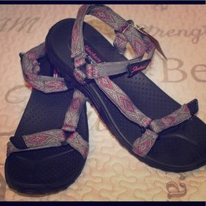 Sketchers “Reggaes” Sandals Size 10